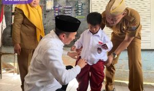 Puluhan Ribu Siswa Baru di Palembang Terima Seragam Gratis, Komitmen Wali Kota Ratu Dewa
