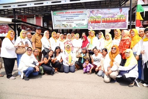 Ketua BKOW Sumsel Lidyawati Cik Ujang Tinjau dan Bantu Warga Terdampak Kebakaran di Seberang Ulu I