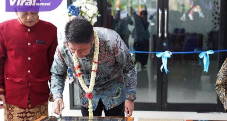 Gubernur Herman Deru Resmikan Kantor Desa Kerta Mukti Dibangun Secara Swadaya Oleh Masyarakat