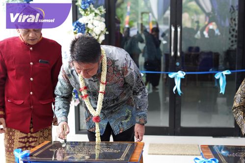 Gubernur Herman Deru Resmikan Kantor Desa Kerta Mukti Dibangun Secara Swadaya Oleh Masyarakat