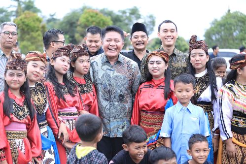 Gubernur Herman Deru Resmikan Kantor Desa Kerta Mukti Dibangun Secara Swadaya Oleh Masyarakat