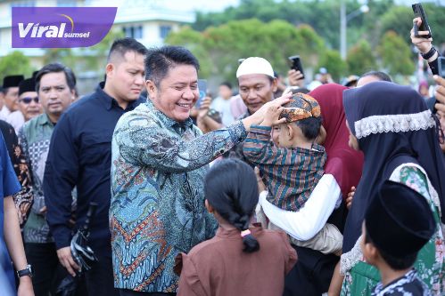 Hadiri HUT ke-40 Desa Gedung Rejo, Gubernur Herman Deru Ajak Warga Lakukan Evaluasi Pembangunan Hadiri HUT ke-40 Desa Gedung Rejo, Gubernur Herman Deru Ajak Warga Lakukan Evaluasi Pembangunan