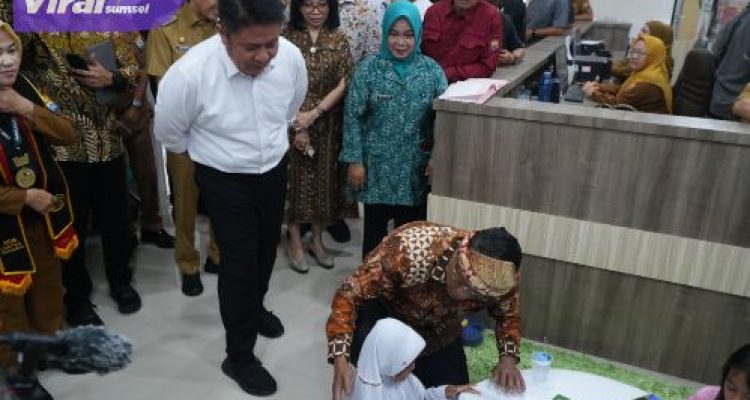 Menteri Supratman dan Gubernur Herman Deru Tinjau Posbankum 5 Ilir, Dorong Penyelesaian Sengketa Hukum Berbasis Masyarakat