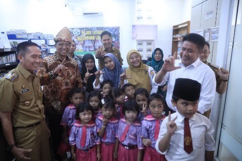 Menteri Supratman dan Gubernur Herman Deru Tinjau Posbankum 5 Ilir, Dorong Penyelesaian Sengketa Hukum Berbasis Masyarakat