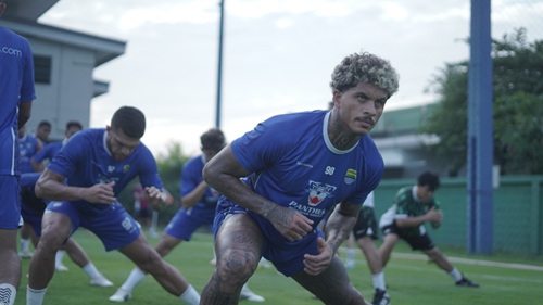 Marc Klok: Persib Tinggalkan Zona Nyaman Demi Bangun Chemistry Juara