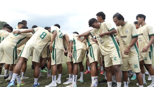 PSS Sleman Sambut Antusias Uji Coba Lawan Persebaya: Ajang Evaluasi dan Nostalgia di Gelora Bung Tomo