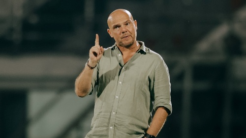 Persiapan-Matang-Bali-United-di-Tangan-Johnny-Jansen Johnny Jansen Fokus Bangun Fondasi Kuat, Bali United Siap Tempur di Musim Baru