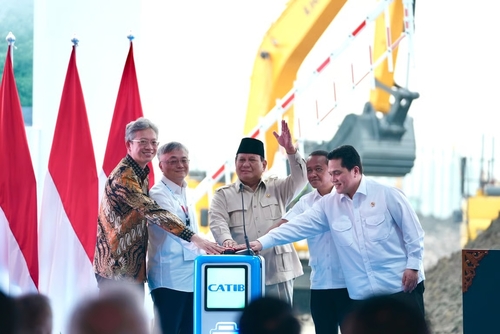 Presiden Prabowo Resmikan Proyek Strategis, Pertamina NRE Ambil Peran Utama di Industri Hijau. Foto : viralsumsel.com