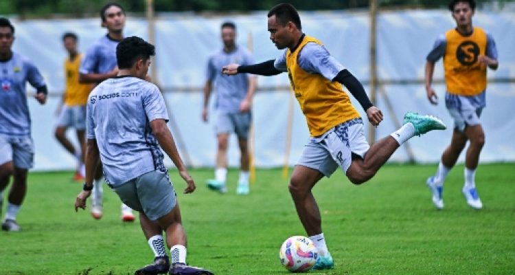 Belum Pulih Total, Saddil Ramdani Jalani Latihan Terpisah di TC Persib di Thailand