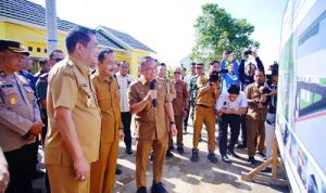 Tangis Haru Warga Muba Terima Kunci Rumah Baru dari Bupati Toha!