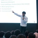 Dosen Fakultas Teknik Pertambangan dan Perminyakan ITB, Imam Santoso menyampaikan materi dalam Sosialisasi MediaMIND di ITB Bandung. Foto: viralsumsel.com