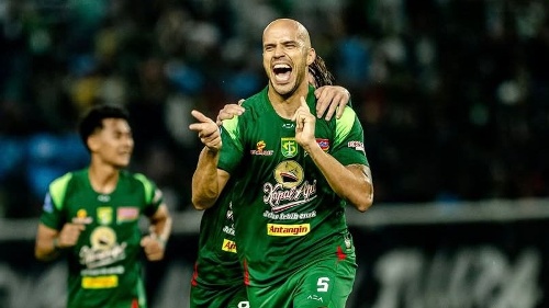 Eduardo Perez Puji Kekompakan Persebaya Usai Libas Bali United 5-2
