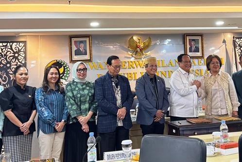 Anggota DPD RI Hj Eva Susanti Sampaikan Tiga Isu Penting ke Kemenhub dalam Raker di Senayan