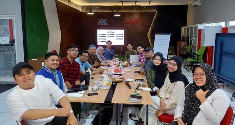Focus Group Discussion bertajuk “AI Untuk Meningkatkan Mutu dan Akses Pendidikan di Daerah Prioritas Pembangunan” di IndigoHub Jogja. Foto: viralsumsel.com