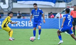 Frans Putros Menikmati Tantangan Peran Baru di Persib Bandung