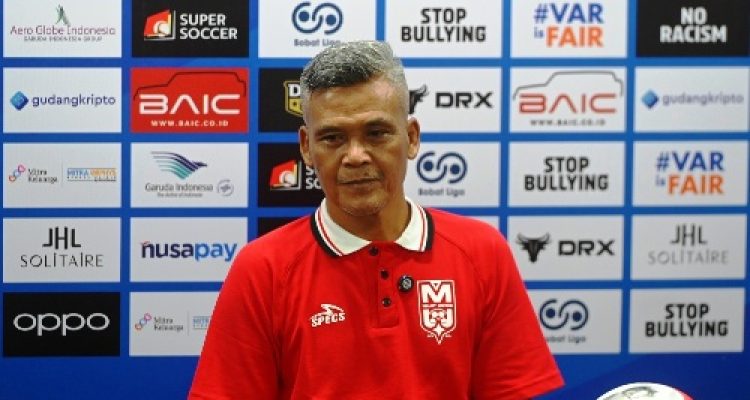 Satu-satunya Pelatih Lokal di BRI Super League, Hendri Susilo Balas Keraguan dengan Kemenangan Besar di Lada Perdana!