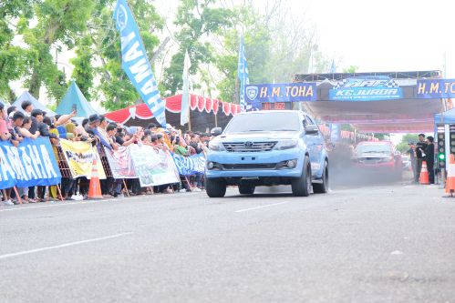Ribuan Penonton Saksikan Aksi Mendebarkan di BAF Drag Race & Drag Bike Kejurda Sumsel Putaran II