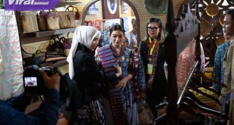 Tikar Purun Angkat Kearifan Lokal, OKI Sabet Juara 1 Stand Terbaik di Swarna Songket Nusantara 2025