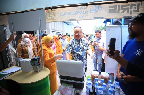 Dorong Ekonomi Kreatif, Wagub Cik Ujang Resmikan Bazar Kemerdekaan BKOW Sumsel
