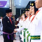 Gubernur Herman Deru Kukuhkan 50 Paskibraka Sumsel, Tekankan Semangat Satria dan Teladan Bangsa