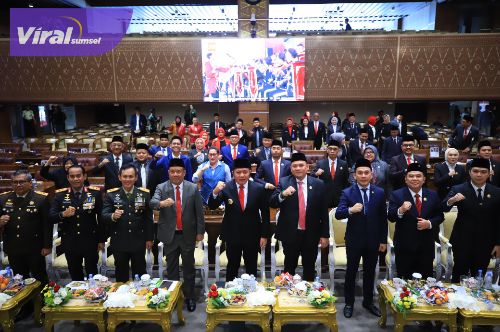 Gubernur Herman Deru dan Wagub Cik Ujang Khidmat Ikuti Pidato Kenegaraan Perdana Presiden PrabowoGubernur Herman Deru dan Wagub Cik Ujang Khidmat Ikuti Pidato Kenegaraan Perdana Presiden Prabowo