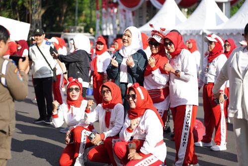Feby Deru Ajak Warga Sumsel Jaga Kesehatan Jantung Lewat Senam Sehat di Kambang Iwak
