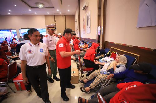 Gubernur Herman Deru Apresiasi Donor Darah Massal Paguyuban Tionghoa: Bukti Sumsel Kompak