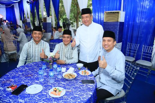 Cik Ujang Sambut Masyarakat dan Kepala Daerah di Open House Idulfitri 1447 H