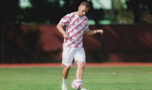 Dari Belanda ke Solo: Perjalanan Sang Bek Tangguh, Xandro Schenk