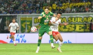 Perez Buka Opsi Permanenkan Posisi Dejan Tumbas Sebagai Bek Kiri Persebaya
