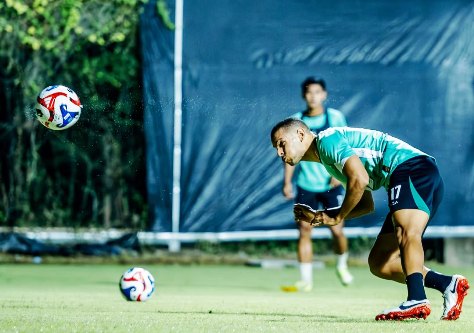 Persebaya vs PSIM: Laga Pembuka Penuh Gengsi, Siapa Unggul di GBT?