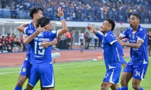 Juara Bertahan Tancap Gas, Persib Bungkam Semen Padang di GBLA