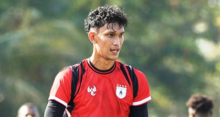 Rafly Kapoh Resmi Gabung Persipura, Gantikan Jhon Pigai yang Cedera Panjang