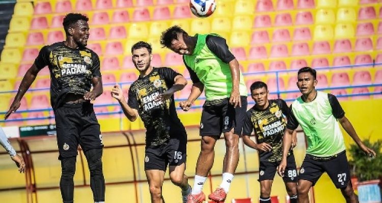 Semen Padang Siapkan Strategi Baru Demi Kemenangan Perdana di Kandang