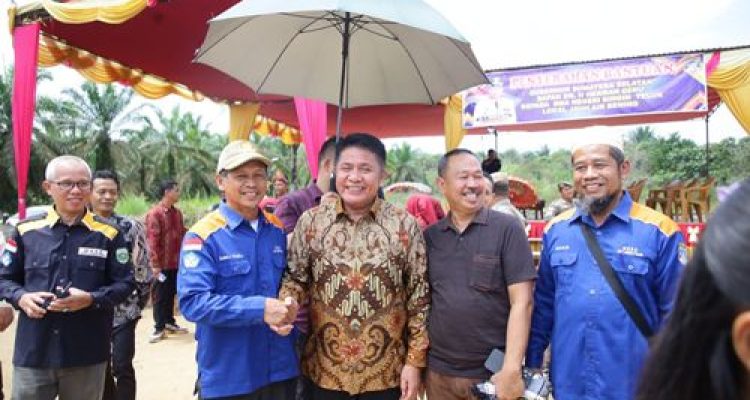 Gubernur Herman Deru Pastikan Gedung SMA Bingin Teluk Dibangun Tahun Depan