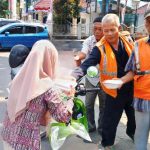 Jumat Berkah, PJS Muba Bagikan Nasi Kotak Gratis
