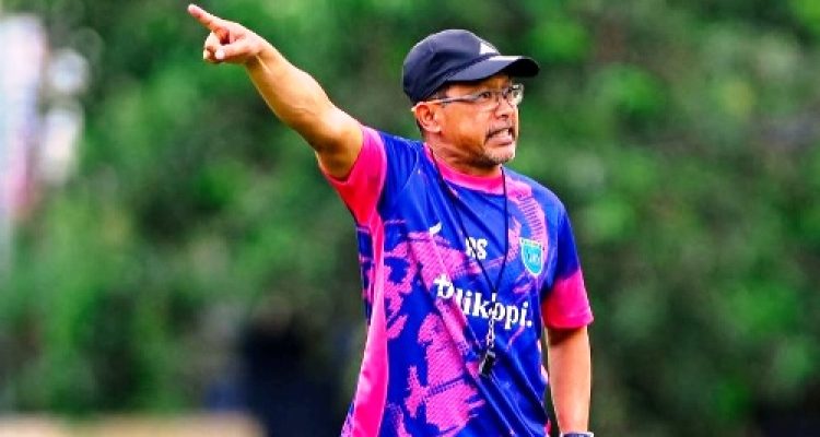 Aji Santoso Siap Patahkan Tren Buruk Persela di Surajaya