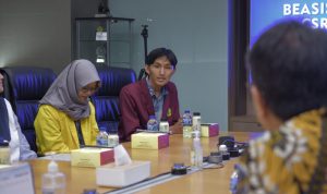 Rendahnya Akses Pendidikan Tinggi, BRI Danareksa Sekuritas Salurkan Beasiswa untuk Dukung Pemerataan Pendidikan di Indonesia. Foto: viralsumsel.com