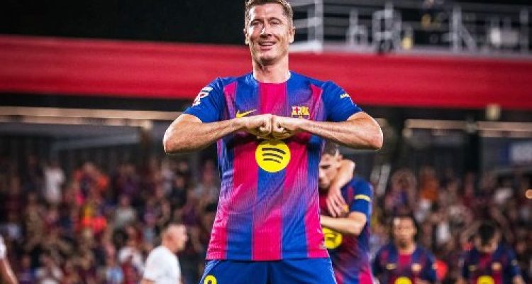 Barcelona Hajar Valencia 6-0, Fermin Lopez, Raphinha, dan Lewandowski Cetak Brace