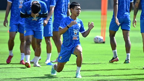 Beckham Putra Targetkan Kemenangan atas Persita, Persib Bandung Bidik Papan Atas Klasemen