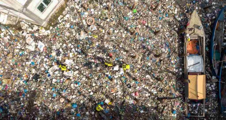 Dari Batam, Bintan dan kini Bali Seven Clean Seas Perluas Operasi di Indonesia untuk Menghadapi Salah Satu Krisis Polusi Plastik Paling Terlihat di Dunia. Foto: viralsumsel.com