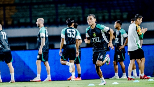 Eduardo Perez Tegaskan Persebaya Datang ke Bandung untuk Berjuang, Bukan Berspekulasi
