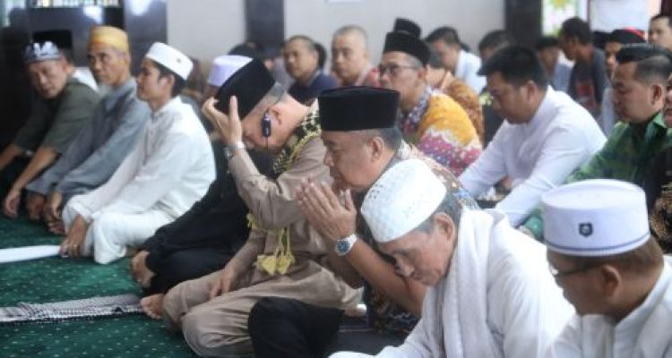 Safari Jumat Wagub Cik Ujang, Perkuat Ukhuwah dan Dekatkan Pemerintah dengan Rakyat