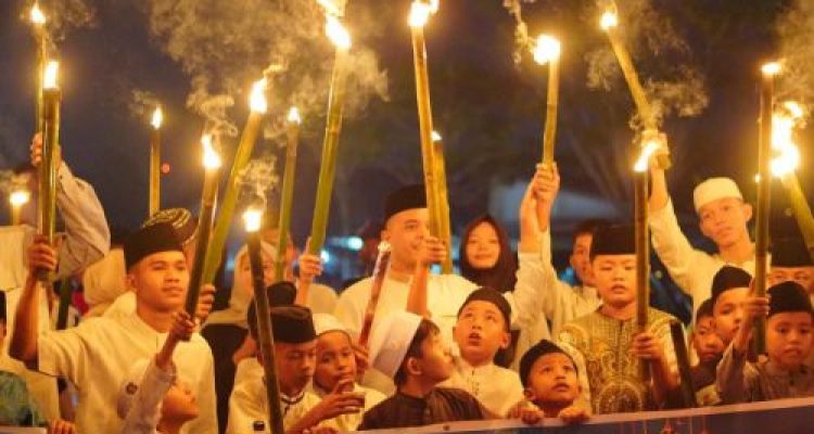 Pawai Takbir Keliling Jadi Tradisi Meriah di Kayuagung