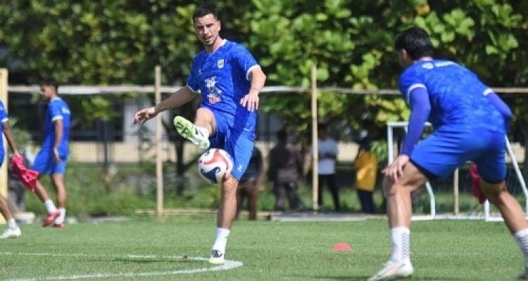 Kesan Positif Thom Haye dan Eliano Reijnders di Latihan Perdana Bersama Persib