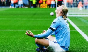 Erling Haaland penyerang Manchester City selebrasi usai cetak gol ke gawang Manchester United pada laga Liga Inggris di Stadion Etihad, Minggu (14/9) malam WIB. Foto : igcity