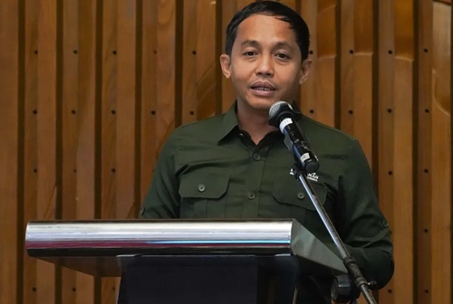 Viral Main Domino dengan Tersangka Pembalak Liar, Begini Klarifikasi Tegas Menhut Raja Juli