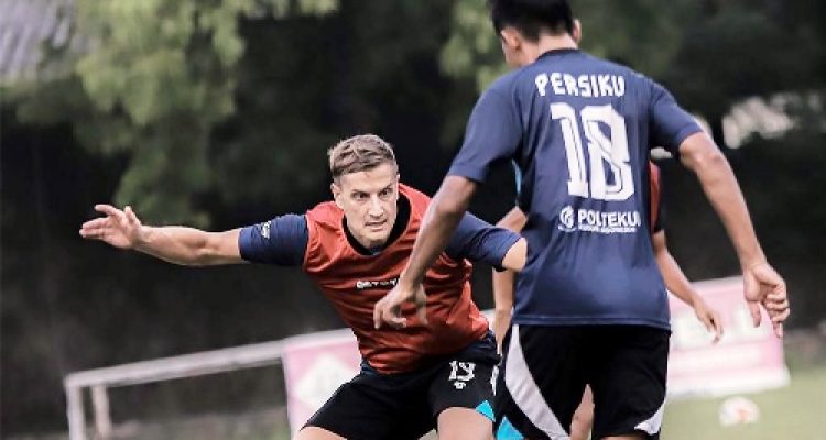 Persiku Kudus Siap Ladeni PSS Sleman, Fisik Pemain Jadi Sorotan Jelang Laga Perdana di Kandang