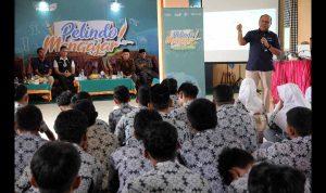 Pelindo-Mengajar-Nyalakan-Harapan-Anak-Bangsa. Foto: Viralsumsel.com