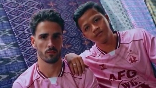 Persik Kediri Luncurkan Jersey Ketiga Bermotif Wastra, Angkat Identitas Budaya Lokal